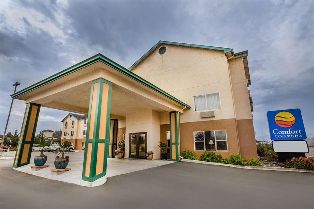 Comfort Inn & Suites Redwood Country Fortuna Exterior photo