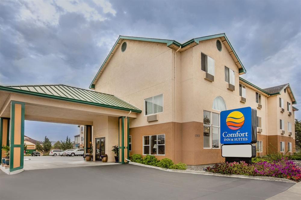 Comfort Inn & Suites Redwood Country Fortuna Exterior photo