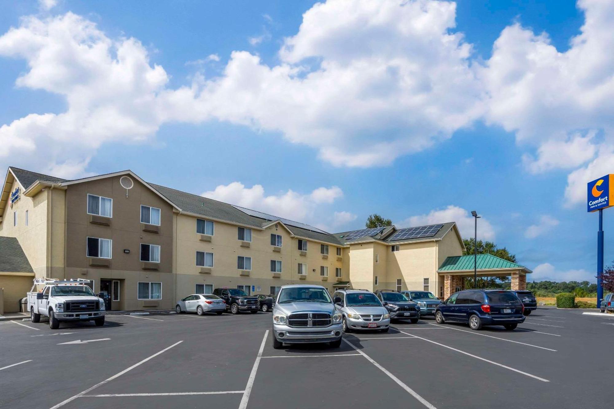 Comfort Inn & Suites Redwood Country Fortuna Exterior photo